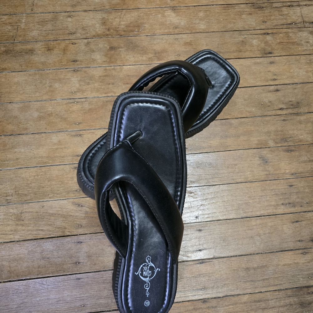 Black Mules with Smooth Strap and Flat Sole